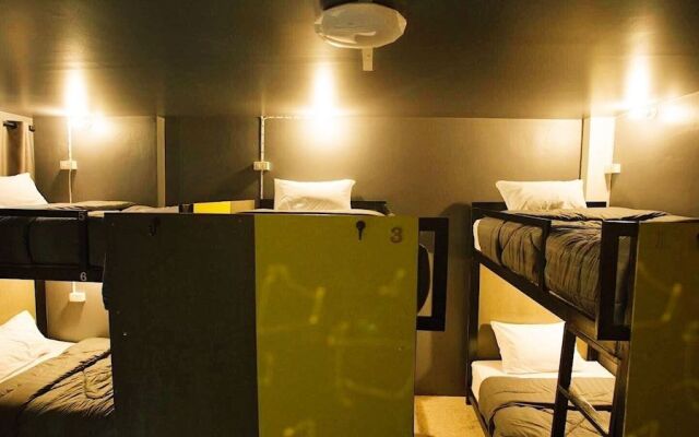 Stamp Hostel - Adults Only