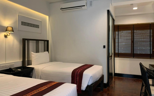 99 The Gallery Hotel