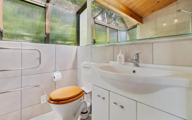 Country Retreat - Athenree Holiday Home