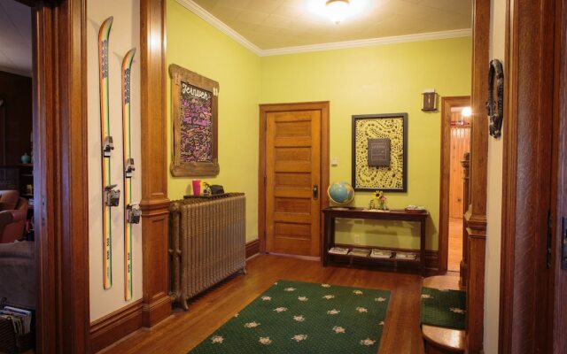 Fernweh Inn & Hostel