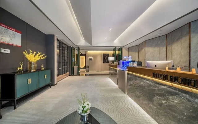 Pilot Hotel