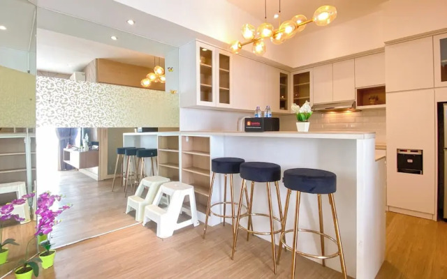 Modern Look 2Br At Puri Garden Apartment