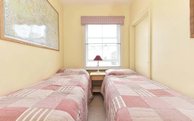 Smart 2 bedroom flat near Pimlico Tube