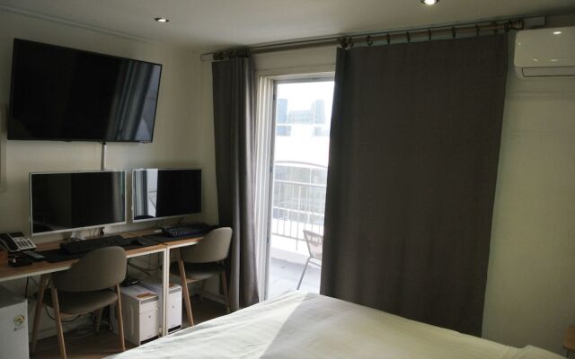 Shire Hotel