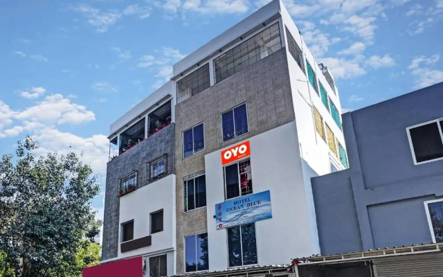 OYO Flagship 80479D Ocean Blue