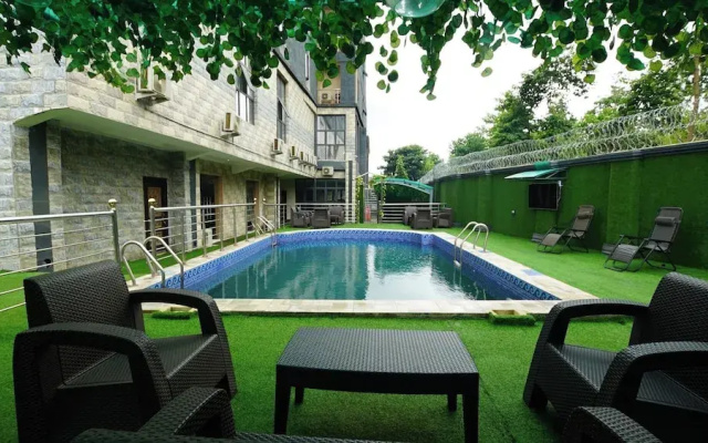 Deluxe Indulgence Hotel and Suites