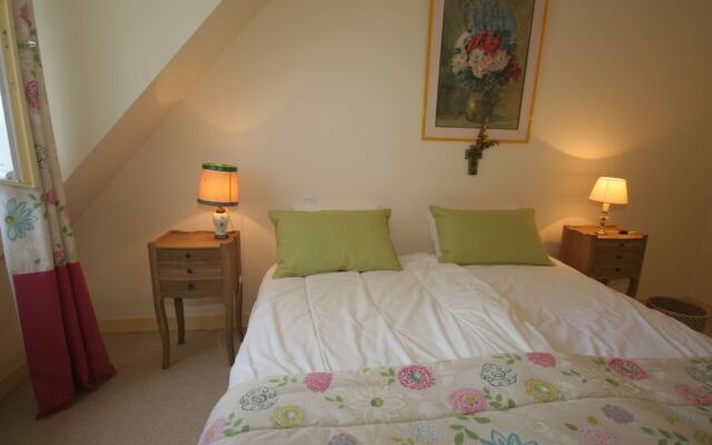 Beautiful Holiday Home in La Trinite-sur-mer With Garden