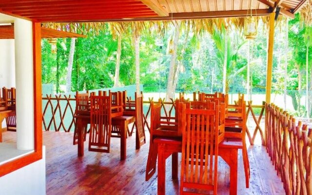Airport resort