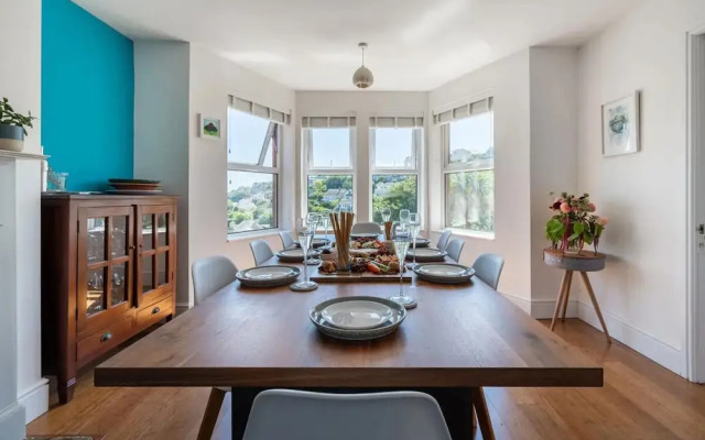 Mevagissey Holiday Home - sea View and Parking