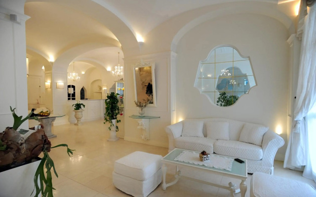 Minori Palace