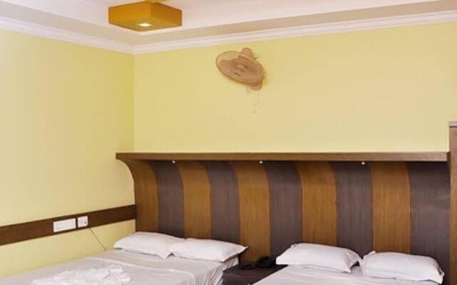 Oyo 436 Emirates Suites