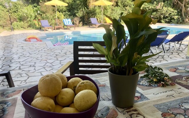 Spacious 5 Bed Villa With Pool in Kefalonia