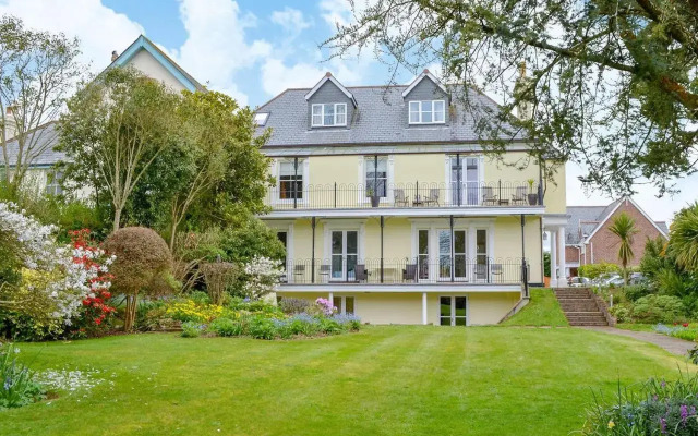 Carnethic House - One Acre View