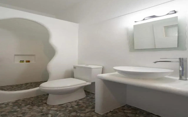 Manolis Studios