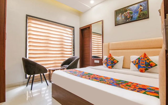 FabHotel Golden City