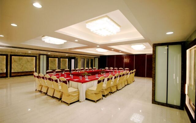 Pinnacle by Click Hotels, Lucknow