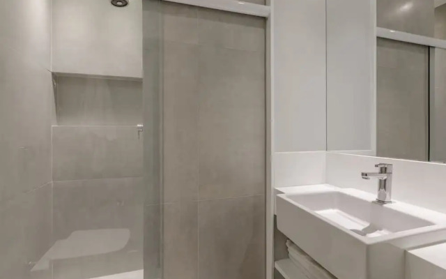 Leblon Coast Amazing 3 Bedroom in Leblon