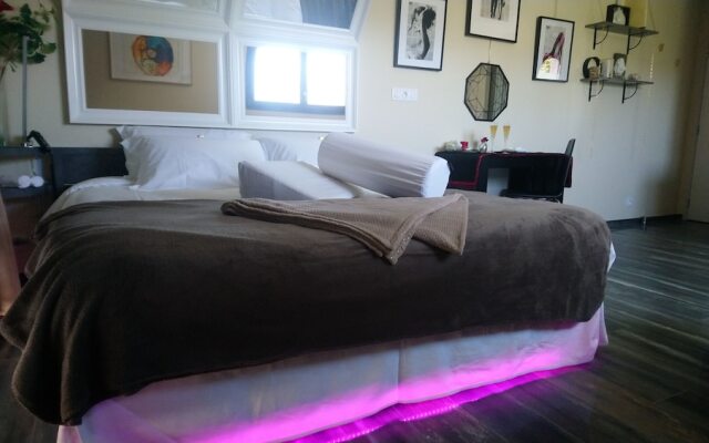 EpicuRooms - Maison d'Hôtes Romantique - Chambres à thème