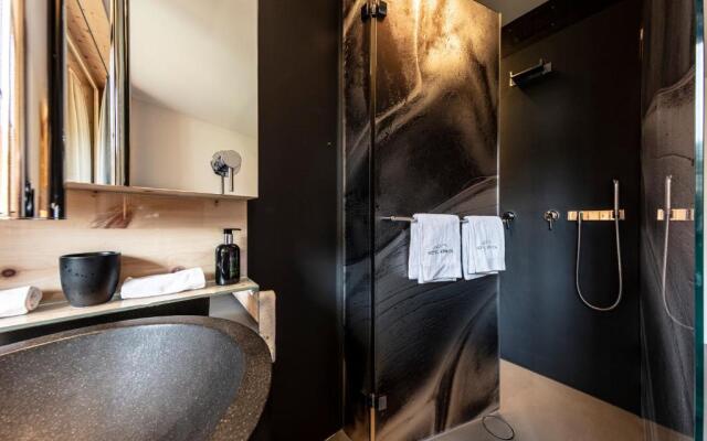 Hotel Arnica Scuol - Adults only