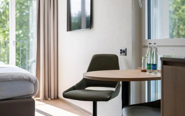 Stay Flex Hotel & Apartments – Guest Rooms – Obersiggenthal
