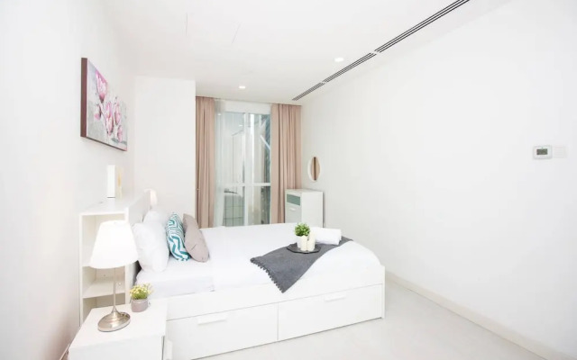 Binjai8 by Plush