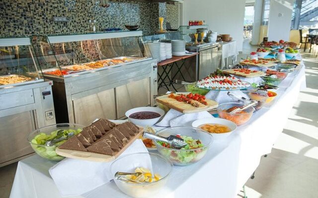 Blaxy Premium Resort Olimp