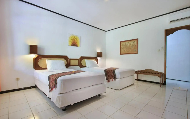 Puri Naga Beachfront Cottages