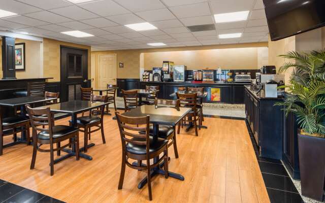 Best Western Plus Northwest Inn & Suites