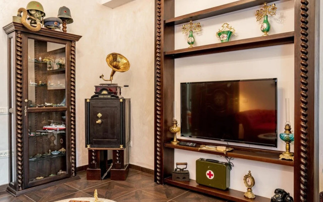 Ussr City Center Luxurious Apartment , Lives the Life of Soviet Generals