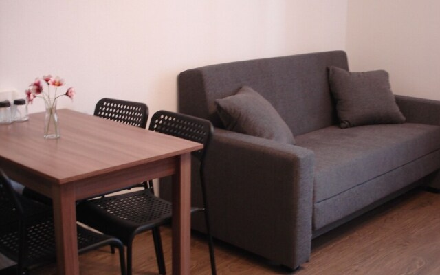 Studio near Subway