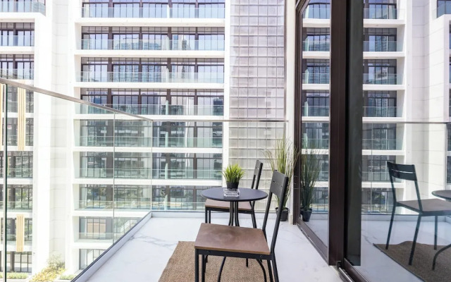 Bloomfields Deluxe Studio Azizi Riviera