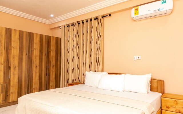 Executive 2-bed Apartment, Santa Maria - Accra