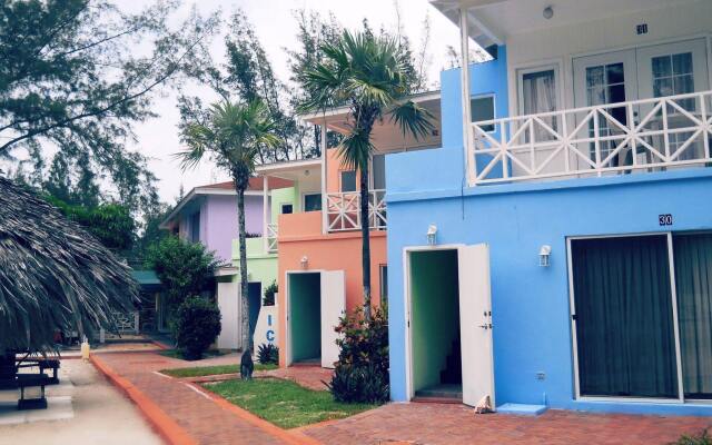 Coral Harbour Beach House And Villas