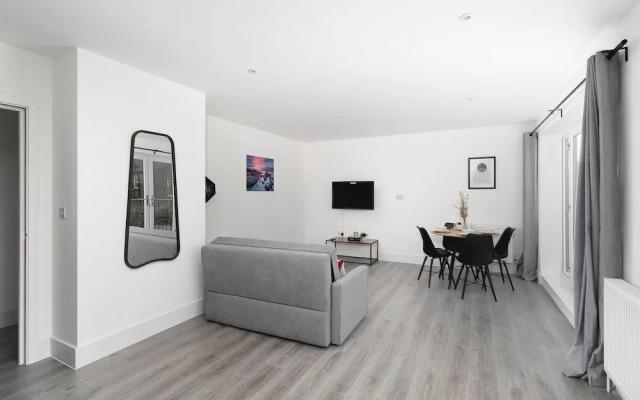 Skyvillion -vineyard Court- Enfield 1bed With Balcony