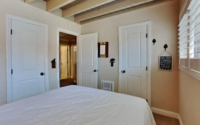 1849 Condos 681 4 Bedroom Condo by RedAwning, Mammoth Lakes