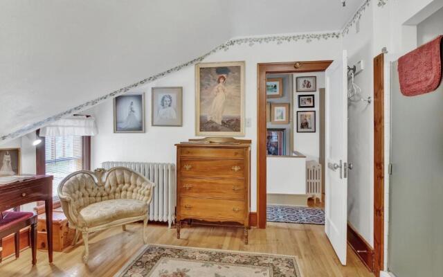 Robins Nest Bed & Breakfast