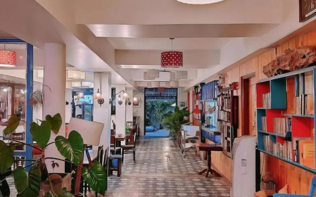 Hotel De Condor