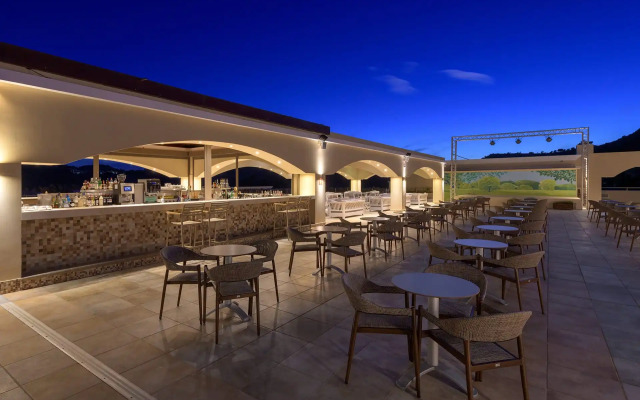 La Marquise Luxury Resort Complex