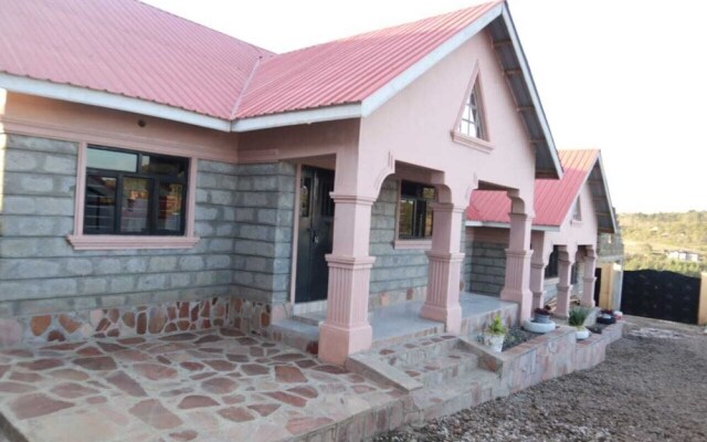 Lux Suites Mara Holiday Homes