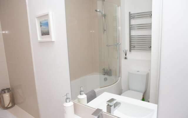 2 Bedroom Apartment in Prime Clifton Location