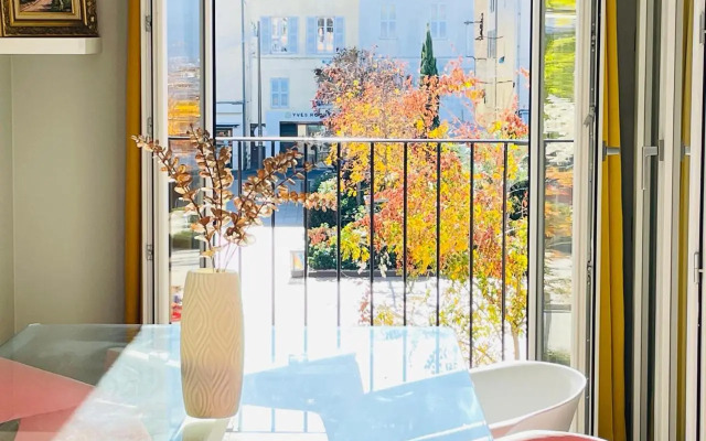 Antibes Old Center Charming Brand New Apartment
