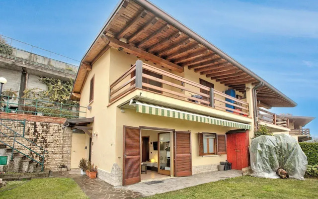 Amirovista Lake View & Shared Pool