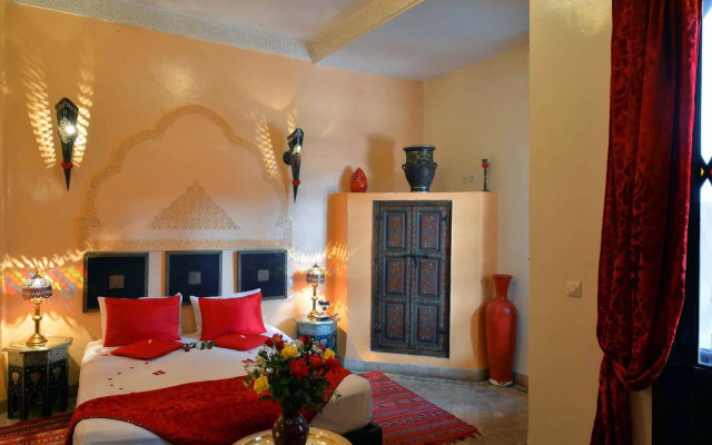 Riad La Porte Rouge By La Siredrah