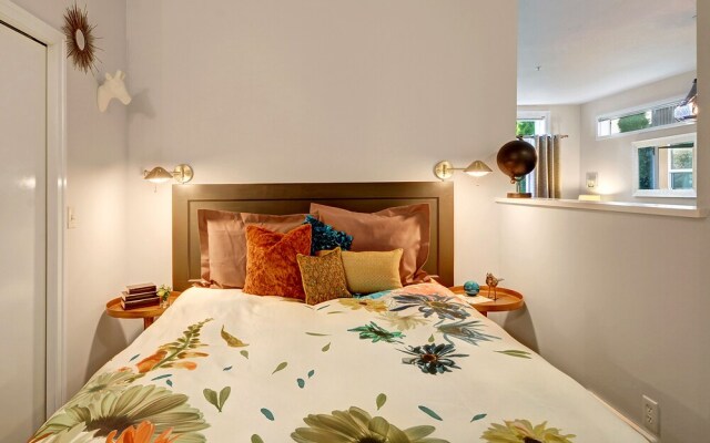 Belltown Court Bliss - Studio Apartment