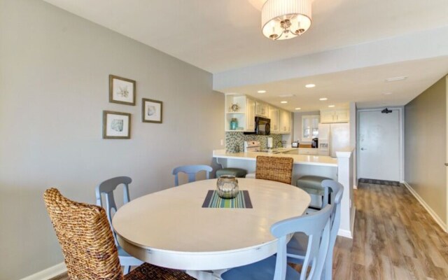 Beach Cottage Look Condo, Ocean View from Spacious Balcony by RedAwning