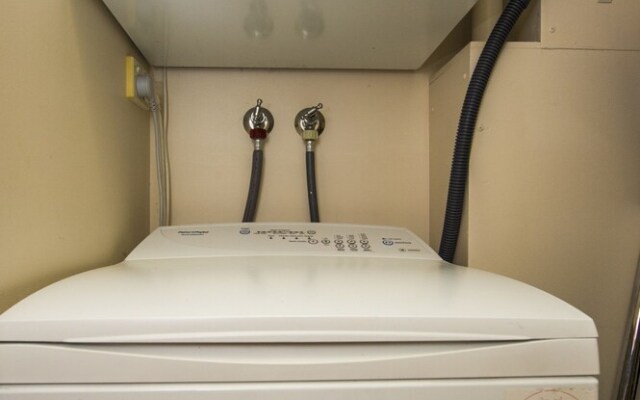 Picnic Bay Apartments Unit 1