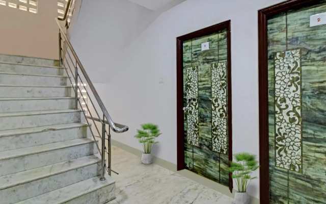 Oyo Flagship 93139 Green Lodging And Boarding