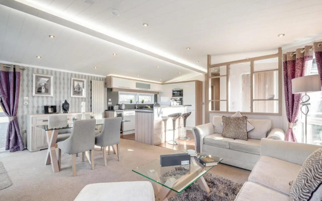 Nunland Hillside Lodges