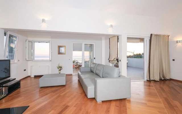 Beautiful Home in Dolac With Wifi and 7 Bedrooms