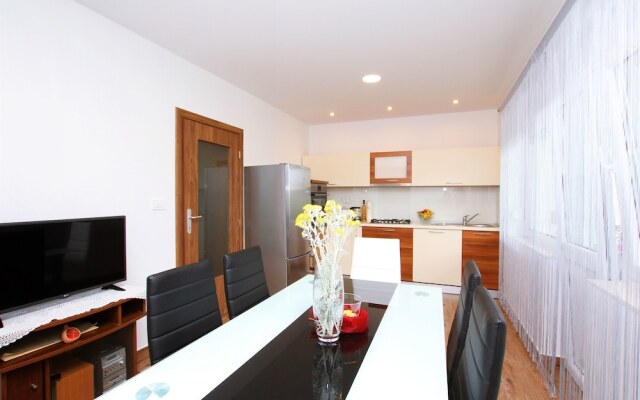 Apartment Anica
